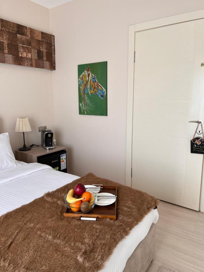 B. Equine Range Hotel Narlidere Eksteriør bilde