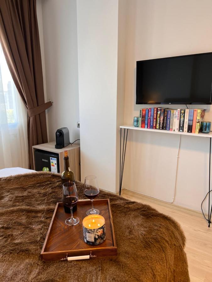 B. Equine Range Hotel Narlidere Eksteriør bilde