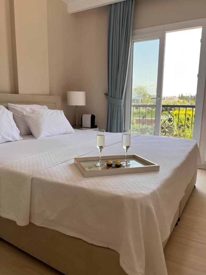 B. Equine Range Hotel Narlidere Eksteriør bilde