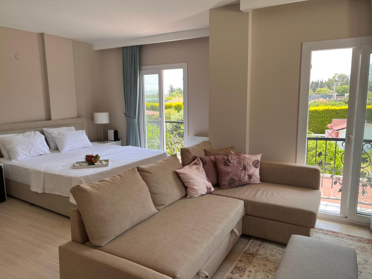 B. Equine Range Hotel Narlidere Eksteriør bilde