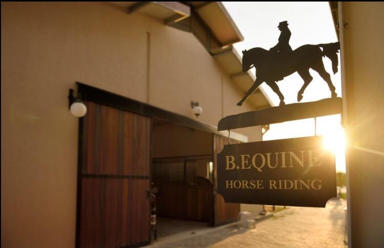 B. Equine Range Hotel Narlidere Eksteriør bilde