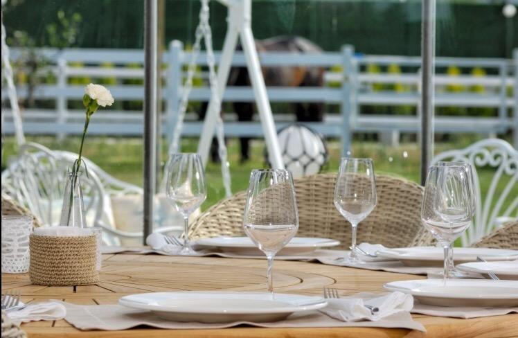 B. Equine Range Hotel Narlidere Eksteriør bilde